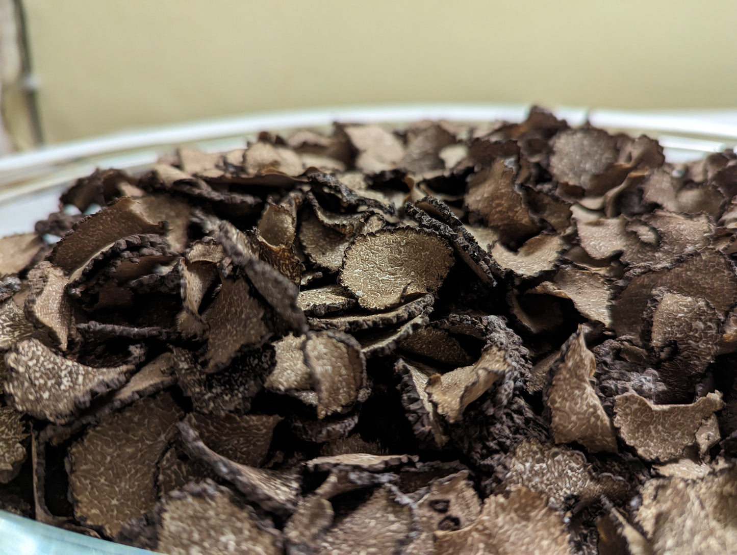Getrockneter schwarzer Herbstrüffel (Tuber Uncinatum) in 7g-Gläsern