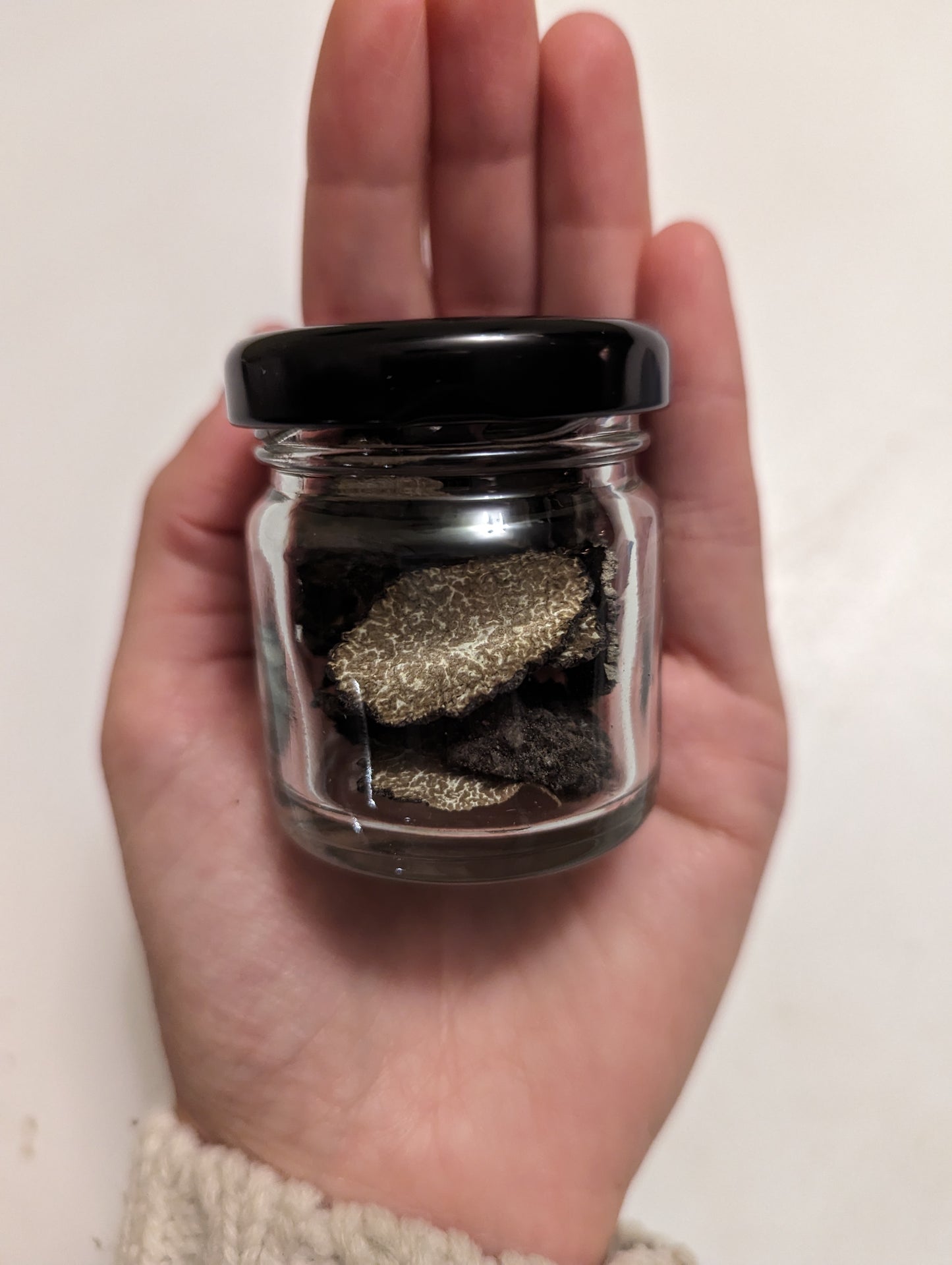Getrockneter schwarzer Herbstrüffel (Tuber Uncinatum) in 7g-Gläsern