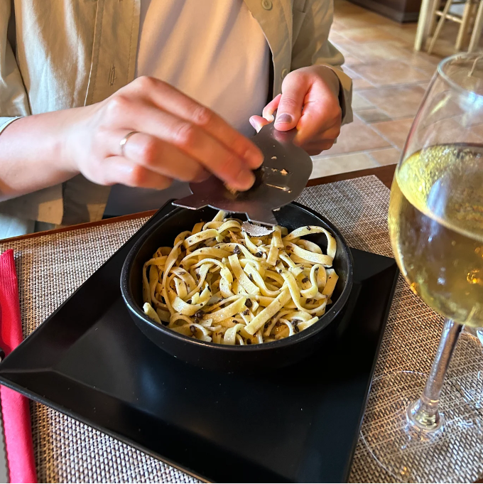 Tagliatelle al Tartufo e Calice di Vino
